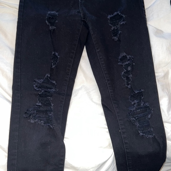 Black super high rise ripped skinny jeans from Levi’s - Picture 6 of 6